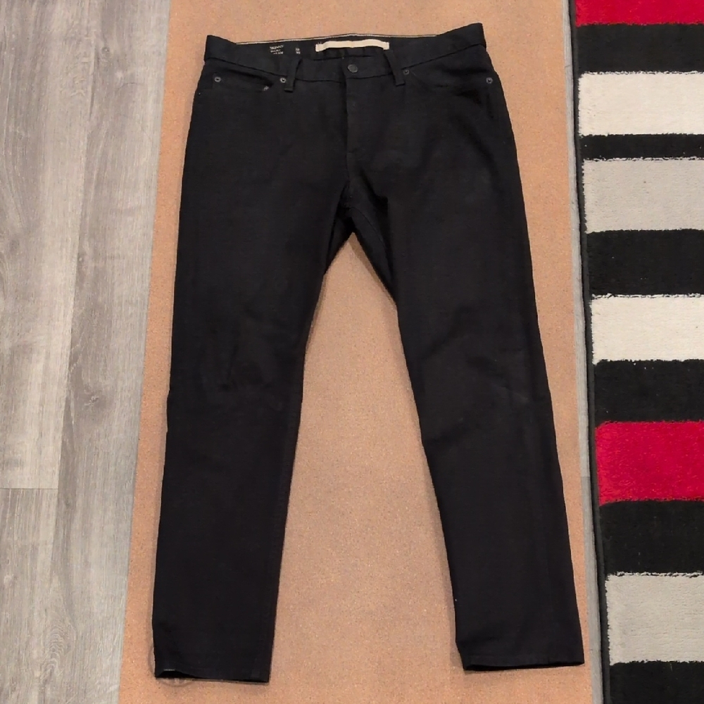 Banana Republic Men's Skinny Black Traveler Jeans